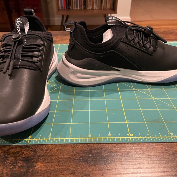 CLOVE Classic Sneaker- Night Shift SZ5 - Picture 3 of 7